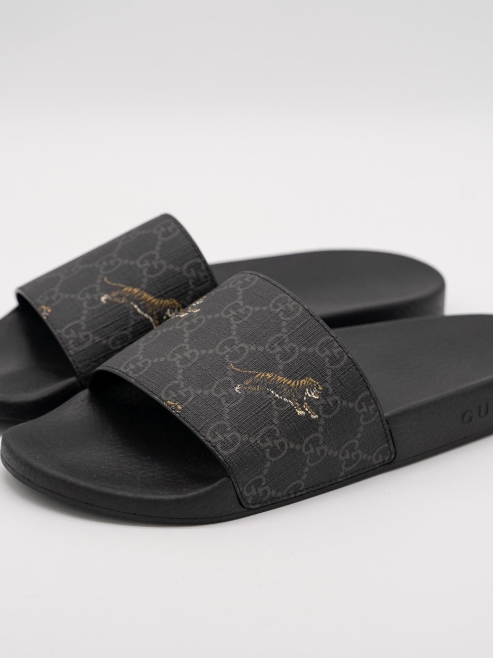 Gucci Men's Slides Tiger Black Canvas Supreme size 9G 9.5 US